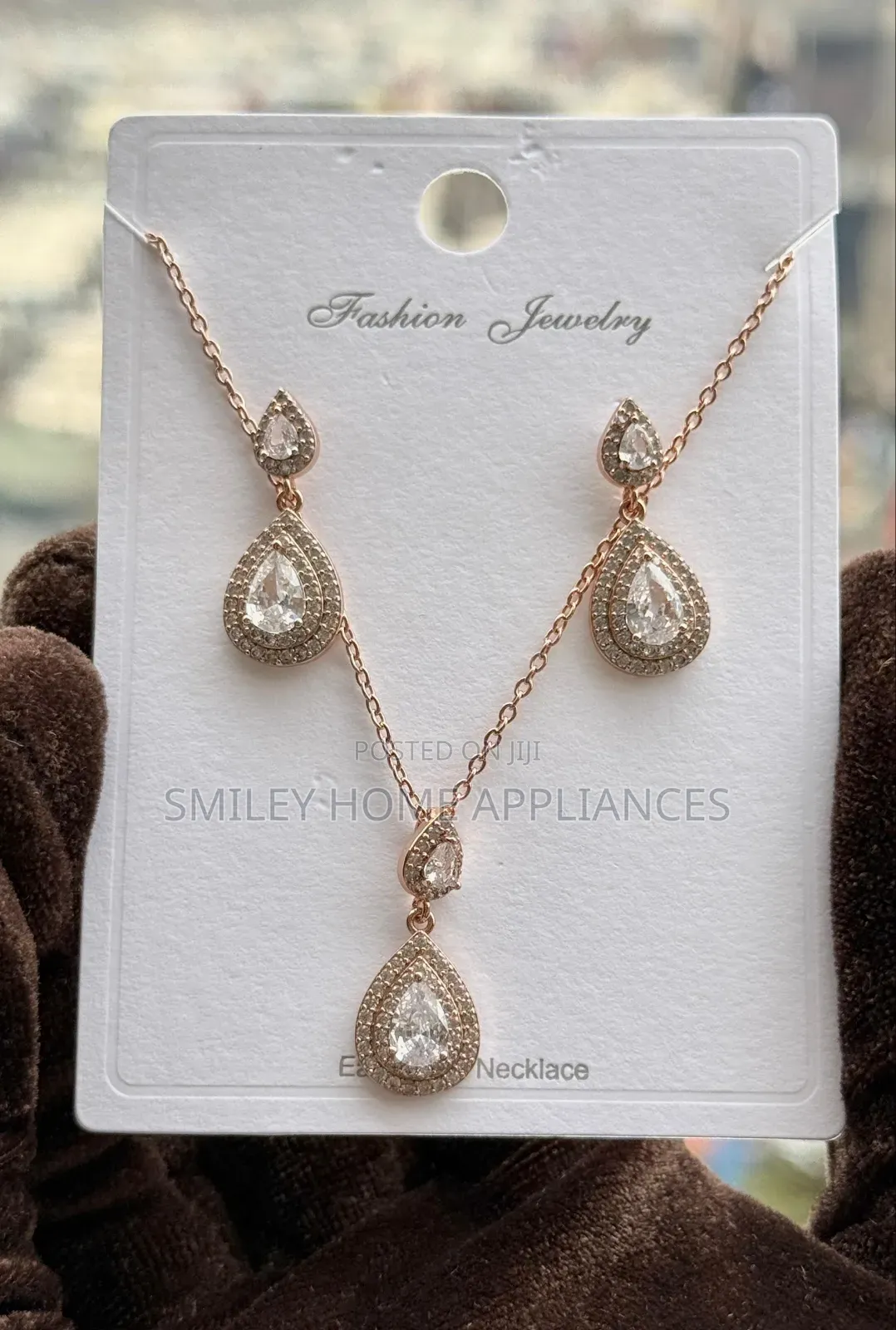 High Quality Branded Fashion Jewelry Necklace at 20% Discount Price