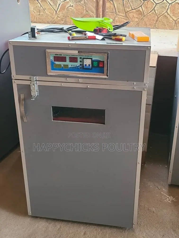 1056 Egg Incubator