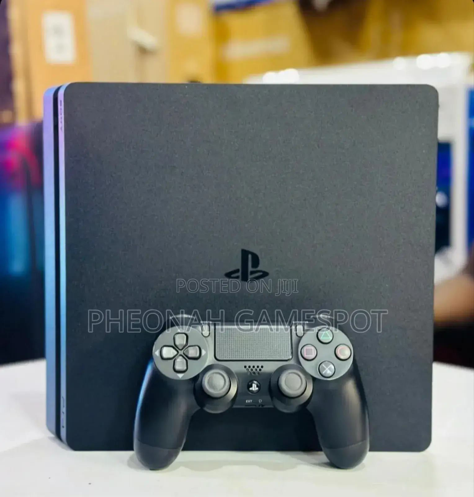 Chipped Playstation 4 Slim Excellent Condition. 13 Games 2 Controllers