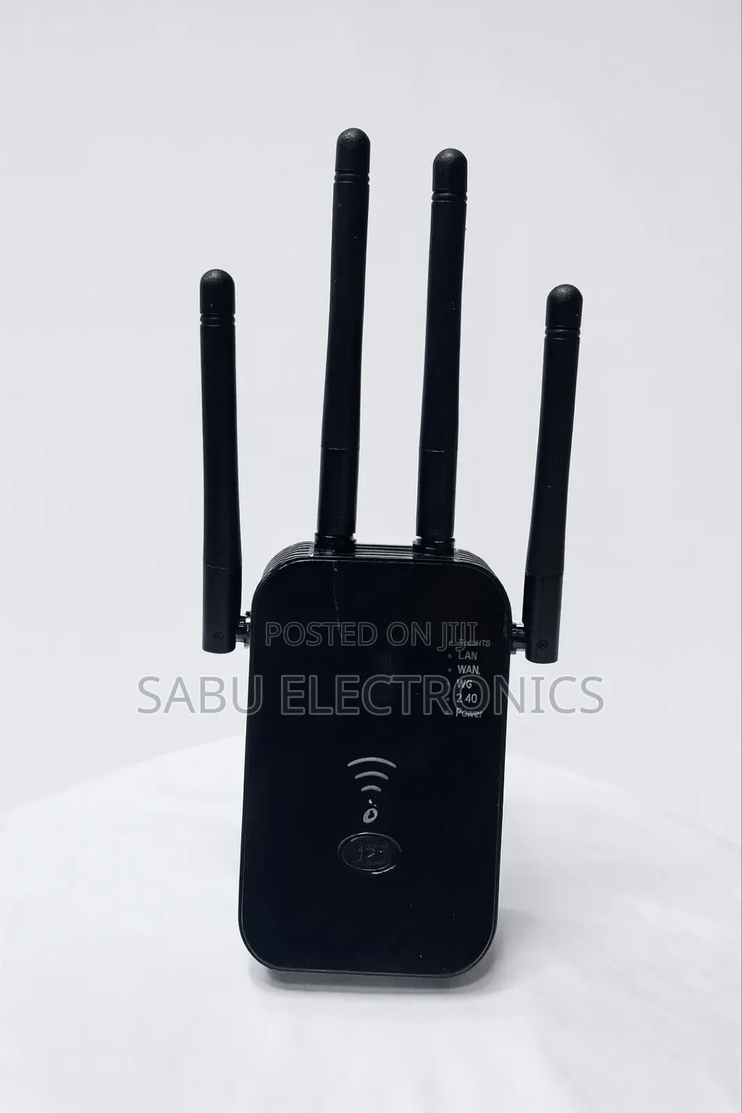 Plug-in Wifi Extender With 4 Antennas