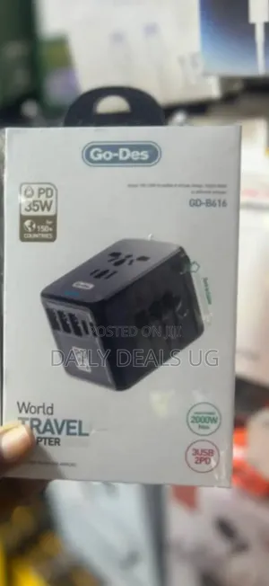 Go Des Travel Adaptor, 3 Usb Ports and 2 Pd Ports