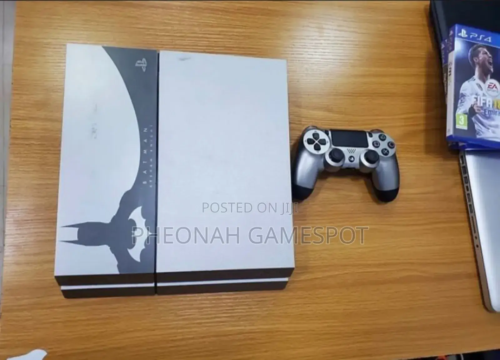Sony Playstation 4 Video Game Console Full Set Complete Package