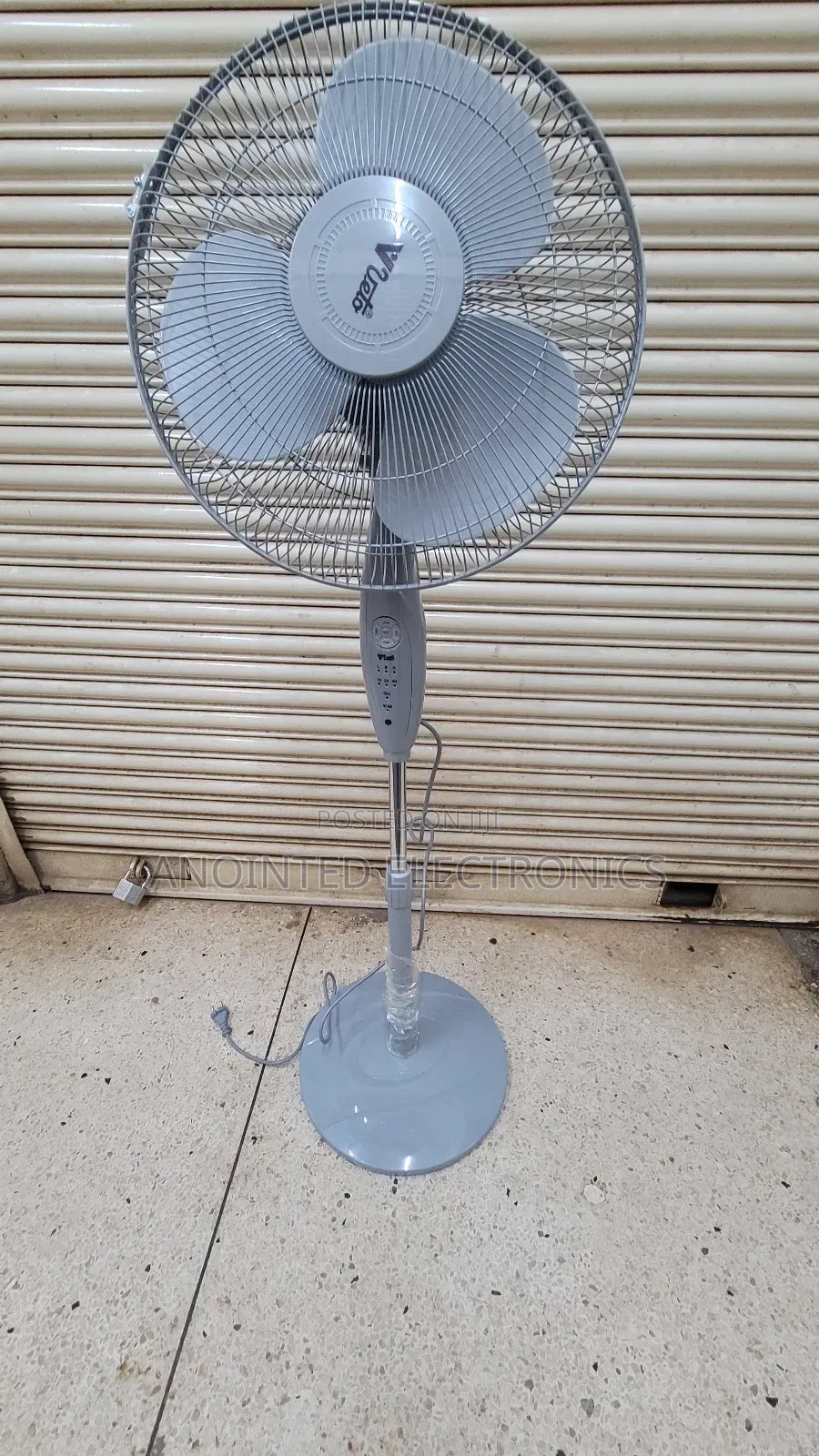 Original Standing Fan With a Remote Veto