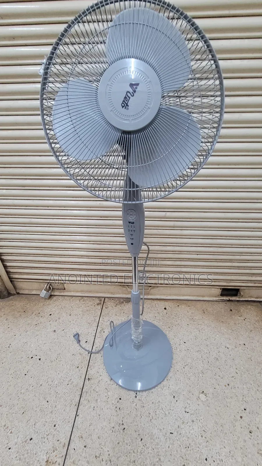 Original Standing Fan With a Remote Veto