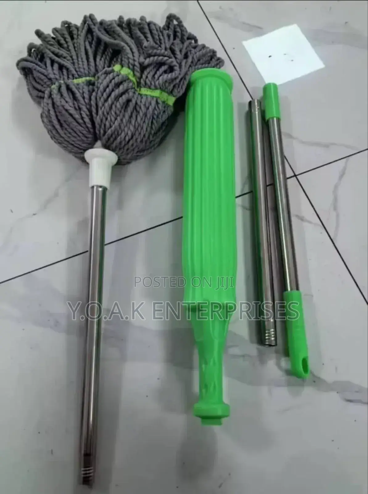 Self-Wringing Twist Mop