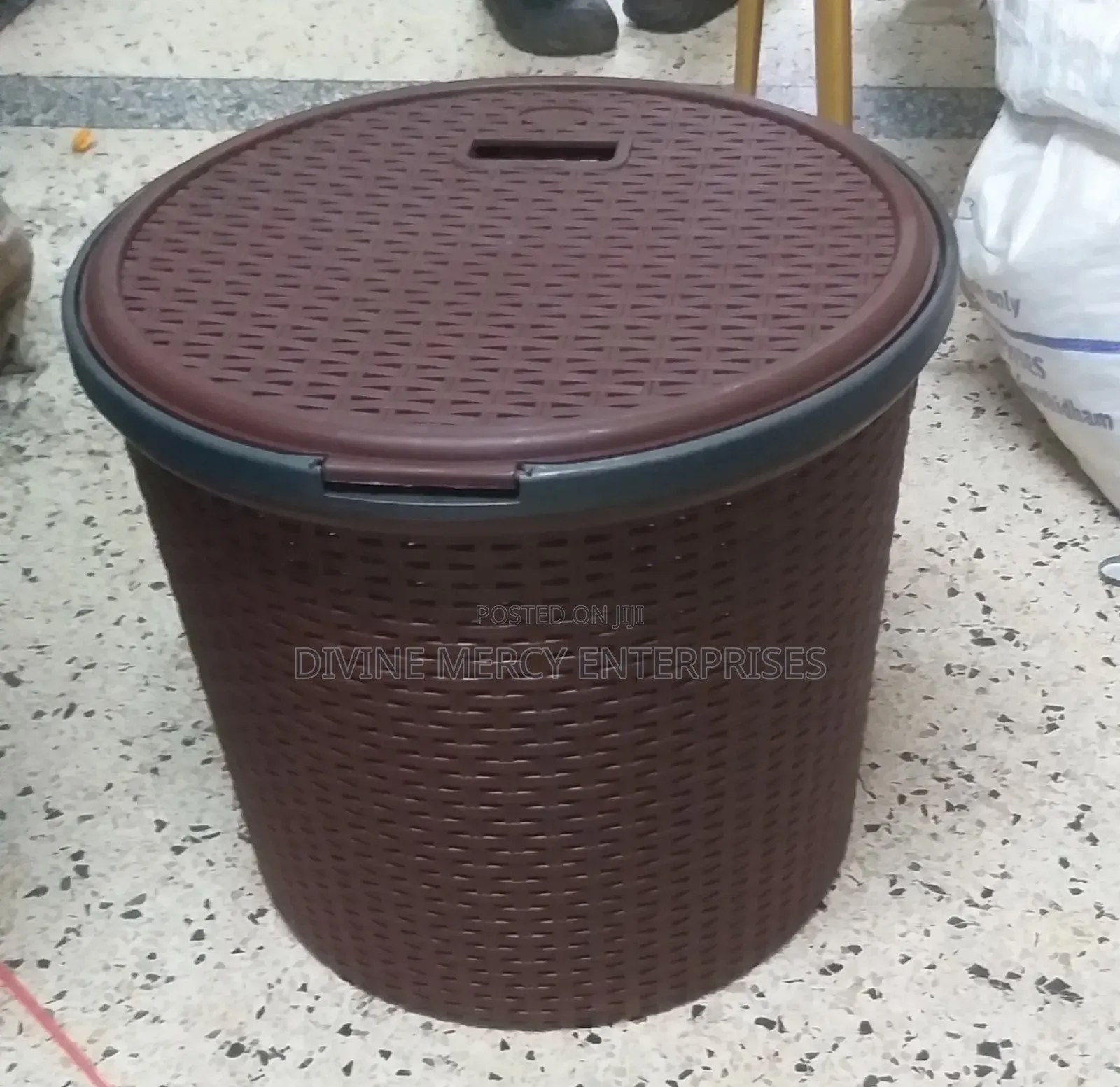 Plastic Laundry Basket With Lid Round
