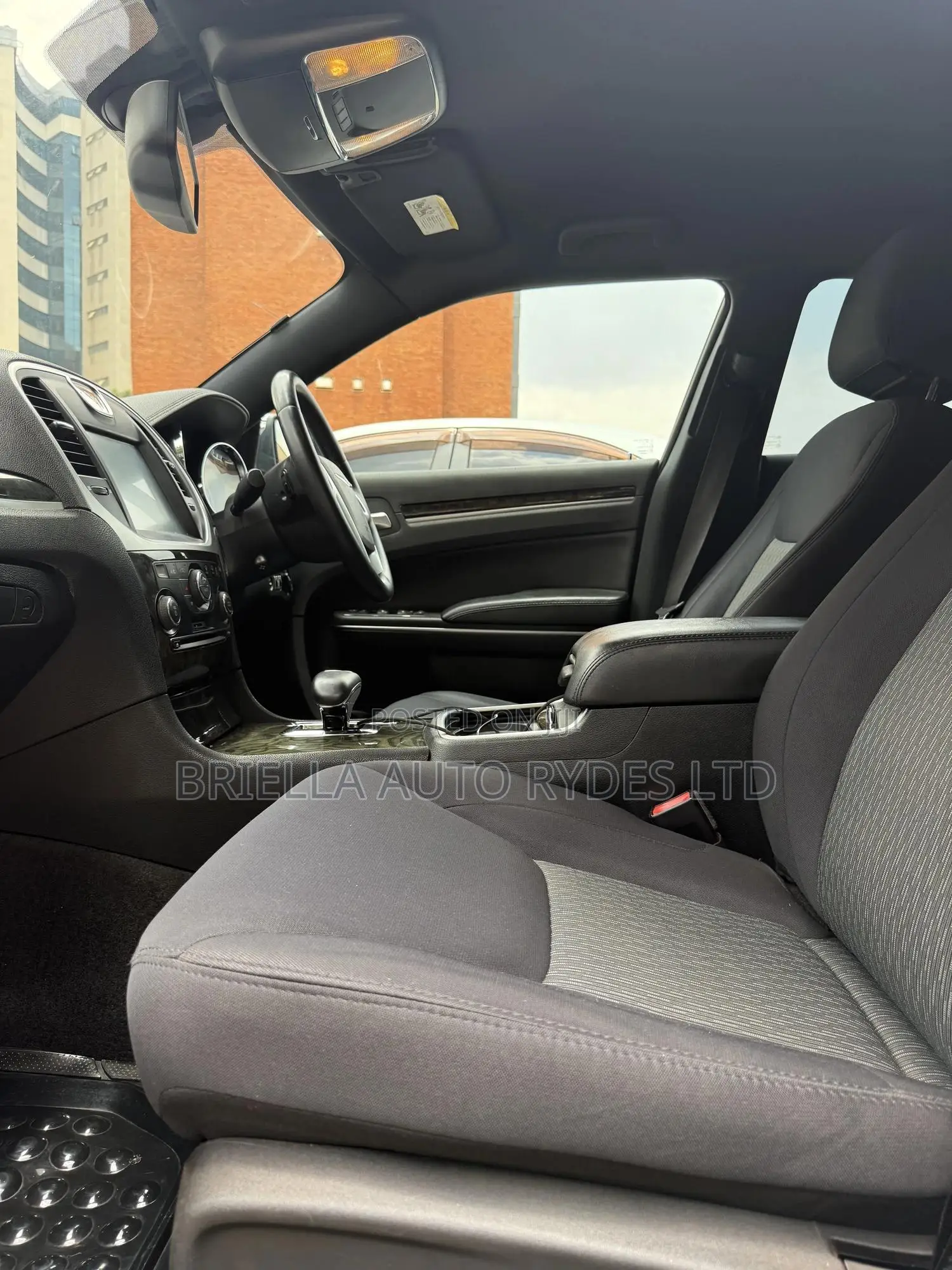 Chrysler 300C 2015 White