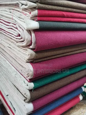 Plain Woolen Carpets Available for Office Spaces at Favorable Price