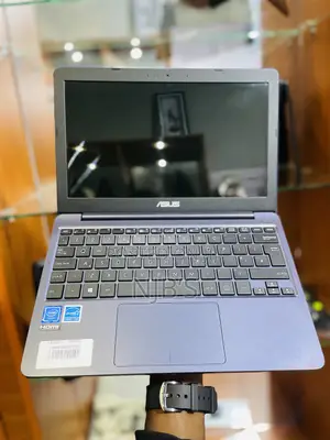 Laptop Asus VivoBook E12 E203NA 4GB Intel Celeron eMMC 60GB