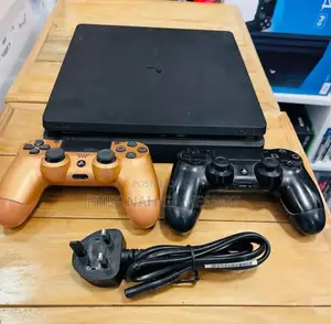 Playstation 4 Slim 500gb, 13 Games and 2 Controllers