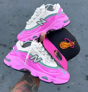 Classic Unisex New Balance 1000 Pink/Cream Trainer Sneakers