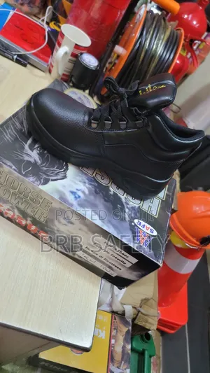 Safety Shoes. Horse Power