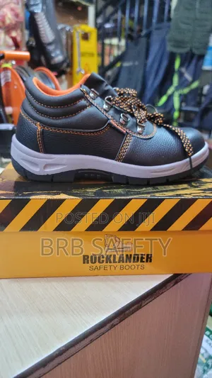 Safety Shoes. Walk Lander.