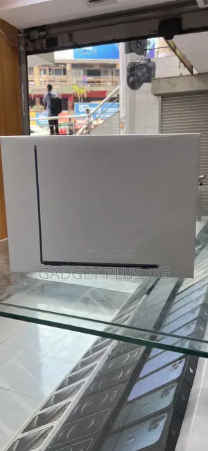 New Laptop Apple MacBook Air 16GB Apple M4 SSD 512GB