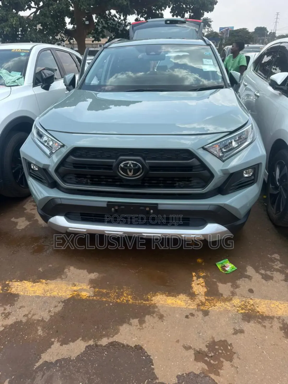 Toyota RAV4 2022 Gold