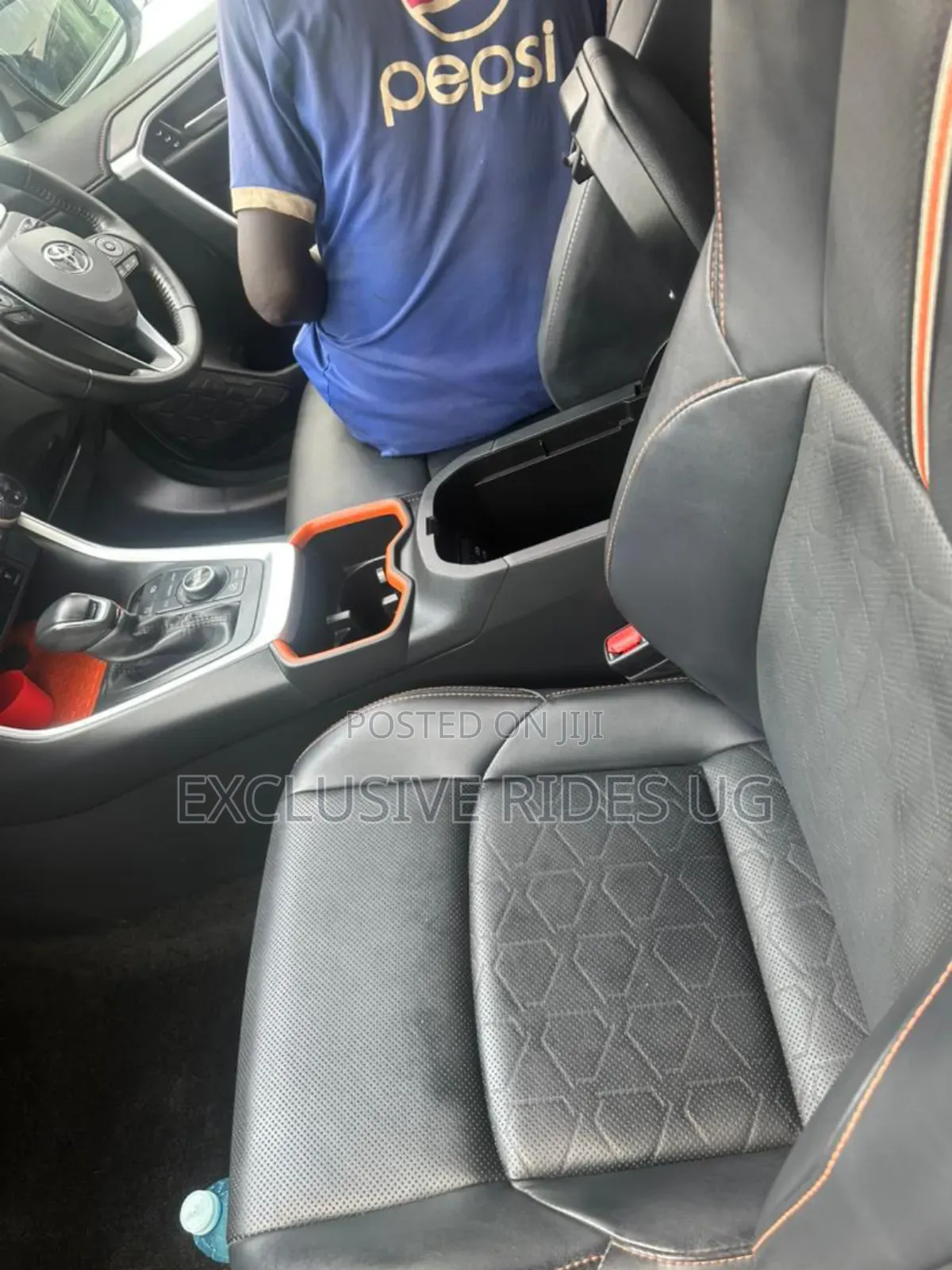 Toyota RAV4 2022 Gold