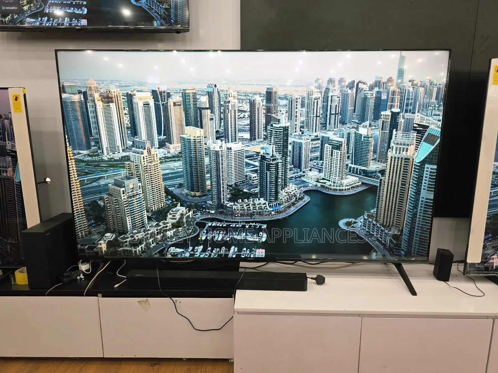 Q6 Series Hisense 85inches Quantum Dot Display Vida Smart Tv at Discount