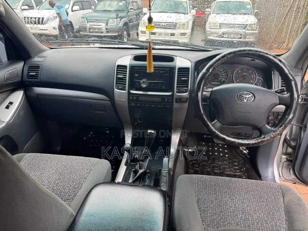 Toyota Land Cruiser Prado 2009 Silver