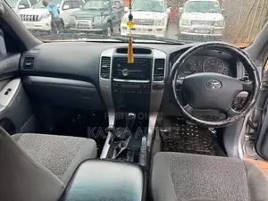 Toyota Land Cruiser Prado 2009 Silver
