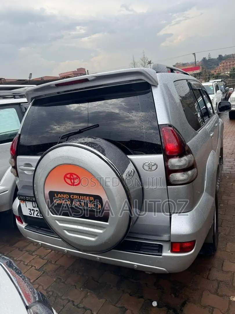 Toyota Land Cruiser Prado 2009 Silver