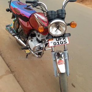 Bajaj Boxer 100 2022 Red
