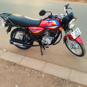 Bajaj Boxer 125 2022 Red