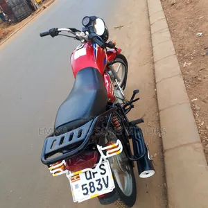Bajaj Boxer 125 2022 Red
