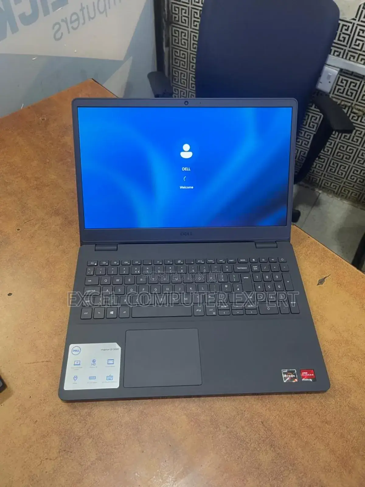 New Laptop Dell Inspiron 3542 8GB AMD Ryzen 5 SSD 256GB