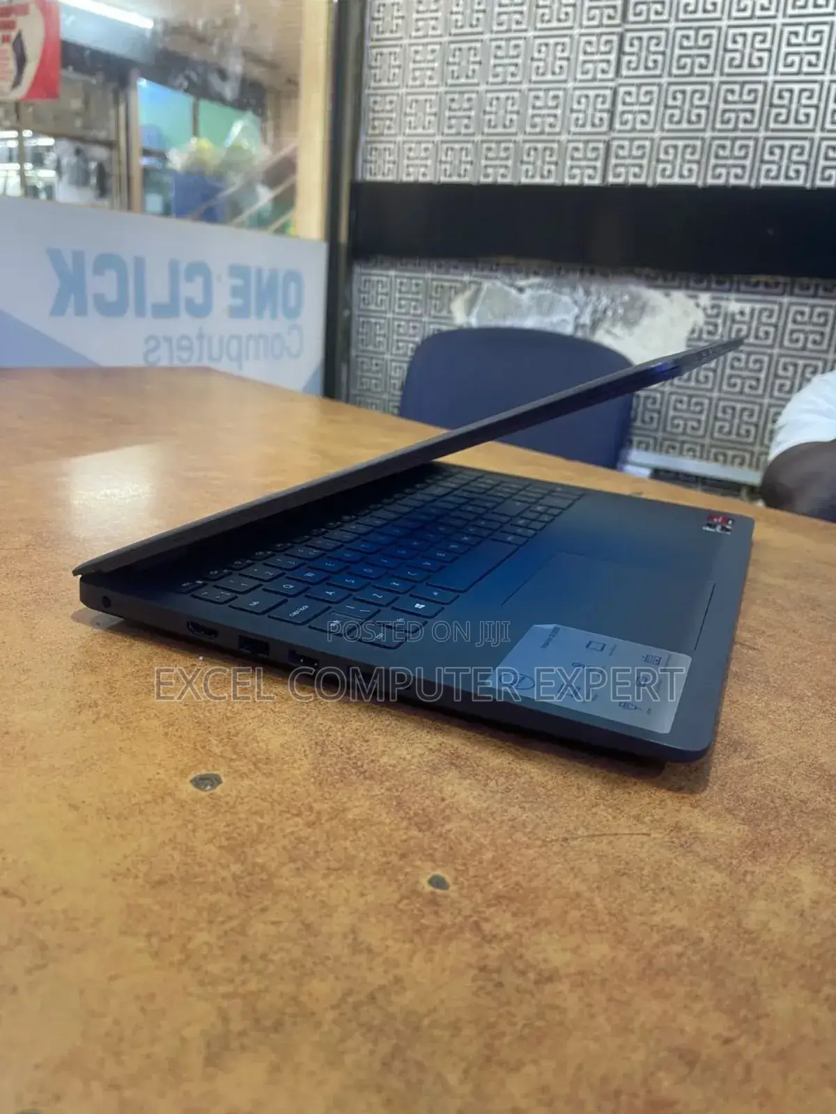New Laptop Dell Inspiron 3542 8GB AMD Ryzen 5 SSD 256GB