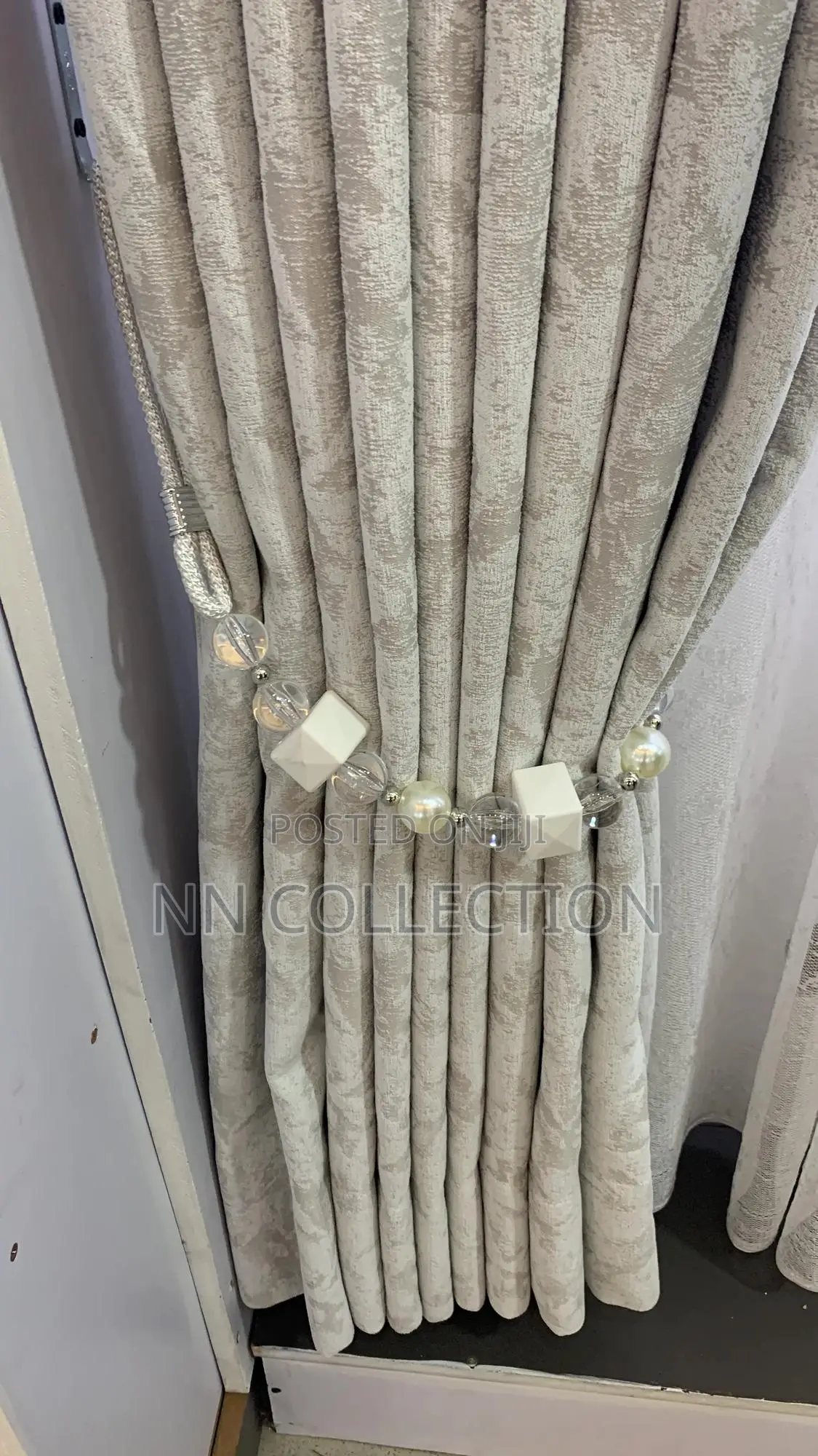 Curtain Holders/ Tiebarks