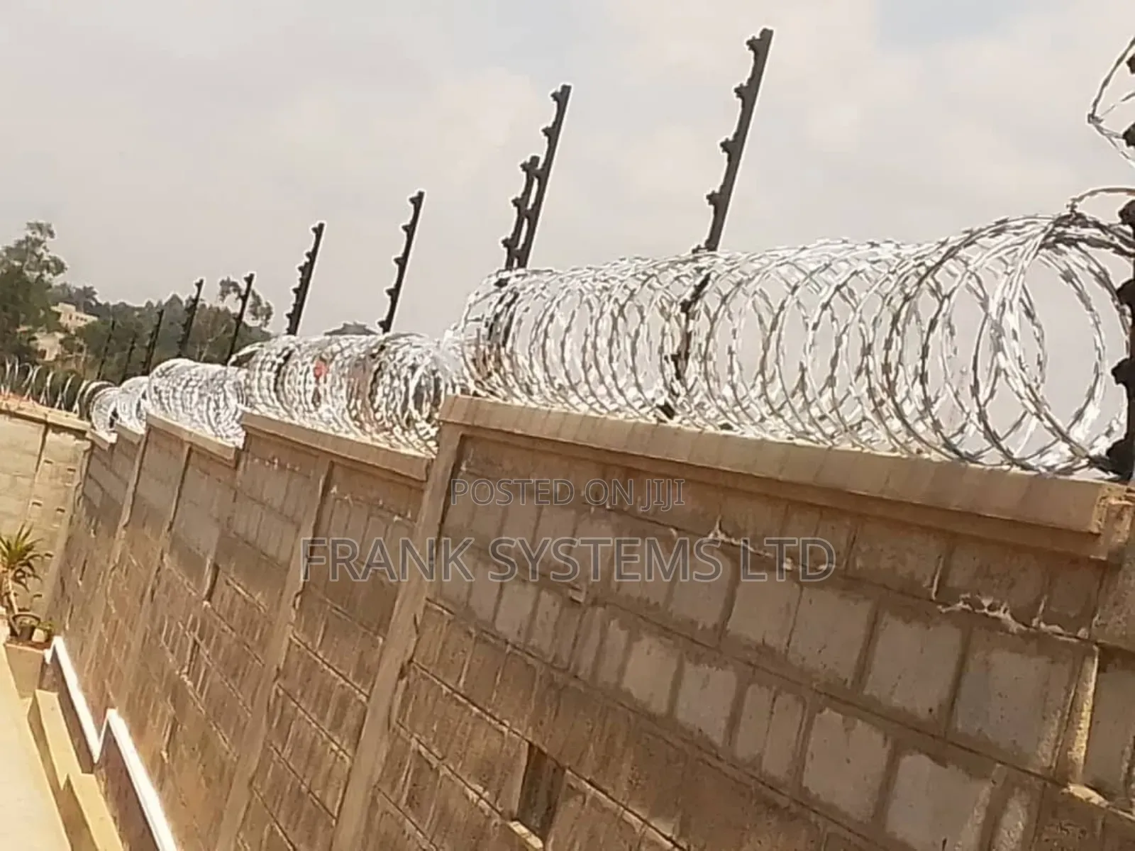 Electric Fence With Razorwire 247hrs