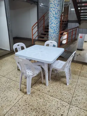 National Outdoor Plastic Chairs and Table for Bar and Restaurant