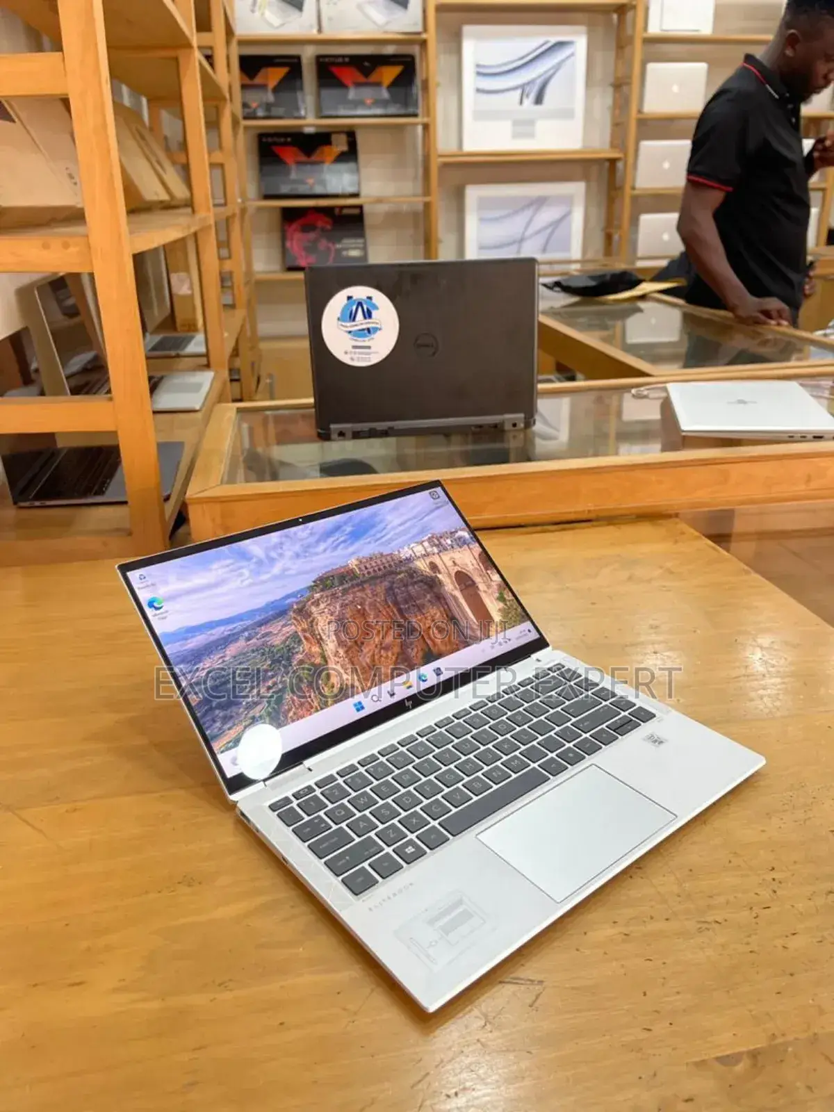 New Laptop HP EliteBook X360 1040 G7 16GB Intel Core I7 SSD 512GB