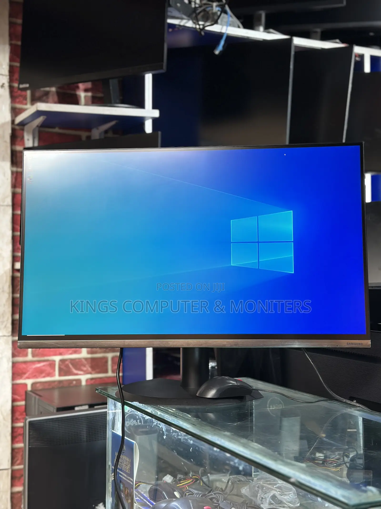 Samsung 32 Inch Ips Monitor Hdmi Dp Usb Thunderbolt Port in Central