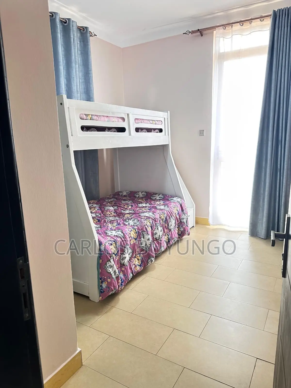 Furnished 3bdrm Apartment in The Viewpoint - Kigo, Makindye for rent
