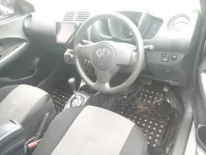 Toyota IST 2009 Silver