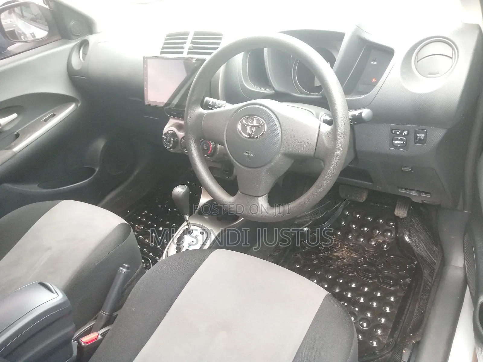Toyota IST 2009 Silver