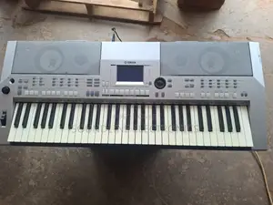 Keyboard Yamaha S500