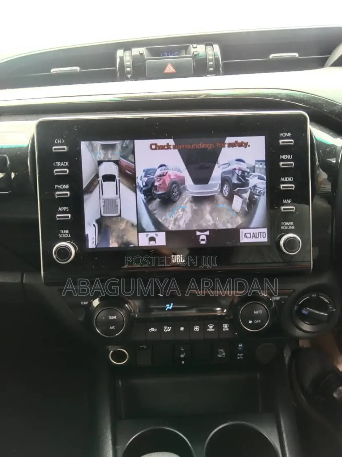 Toyota Hilux 2023 White