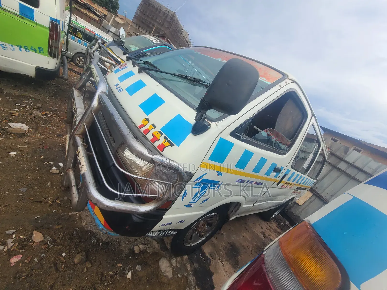 Toyota HiAce 1999 White