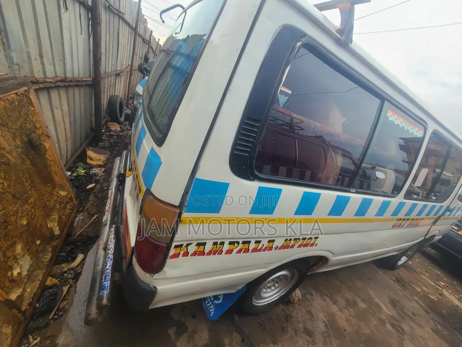 Toyota HiAce 1999 White