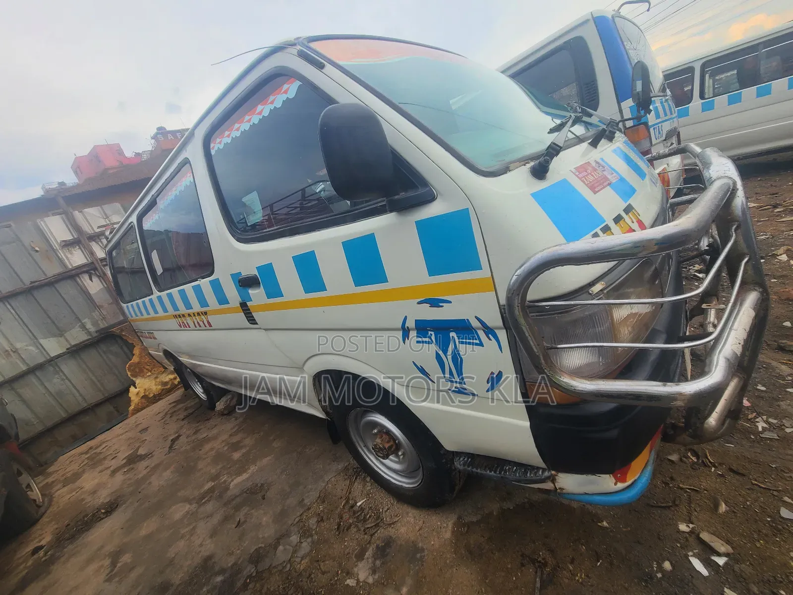 Toyota HiAce 1999 White