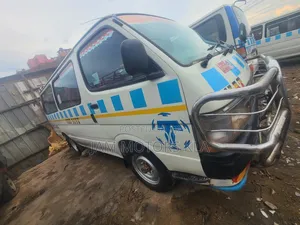 Toyota HiAce 1999 White