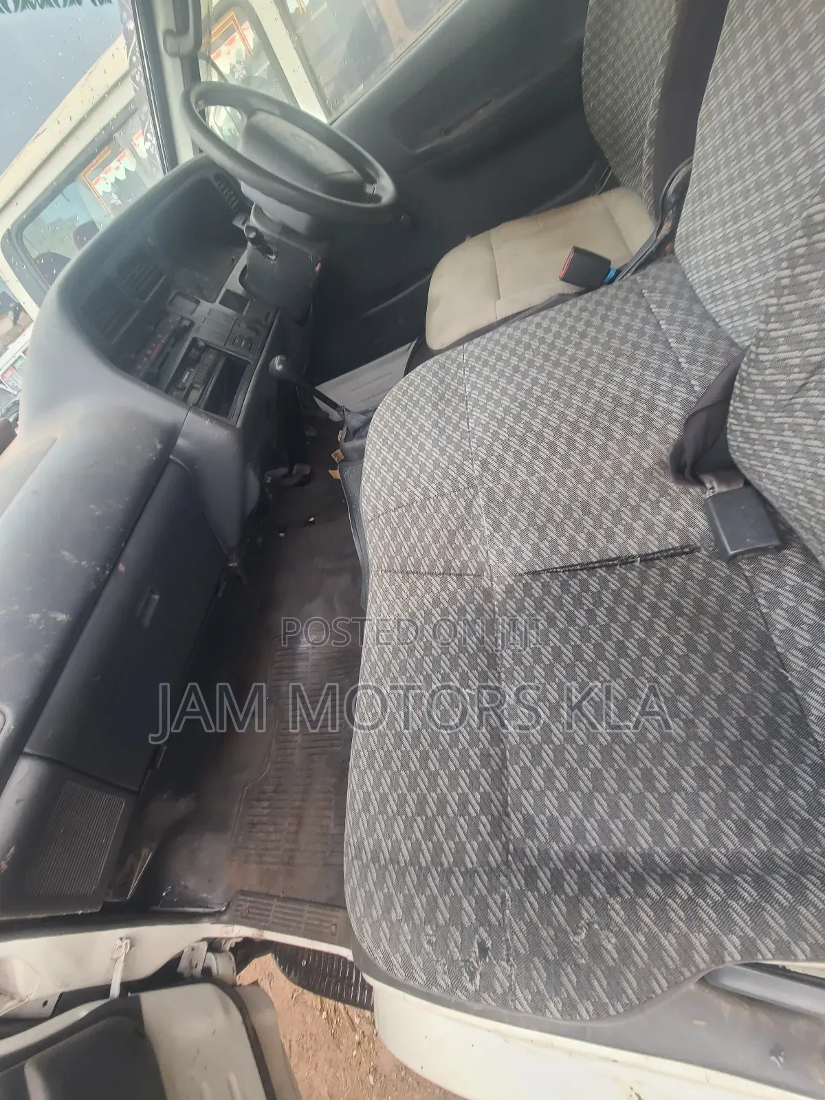 Toyota HiAce 1990 White