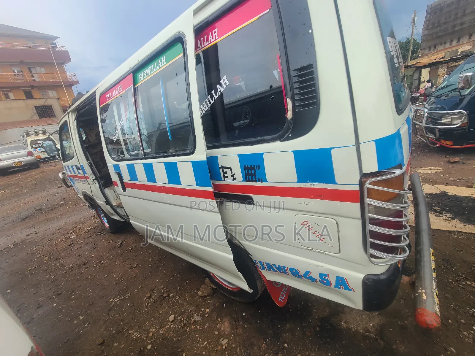 Toyota HiAce 2000 White