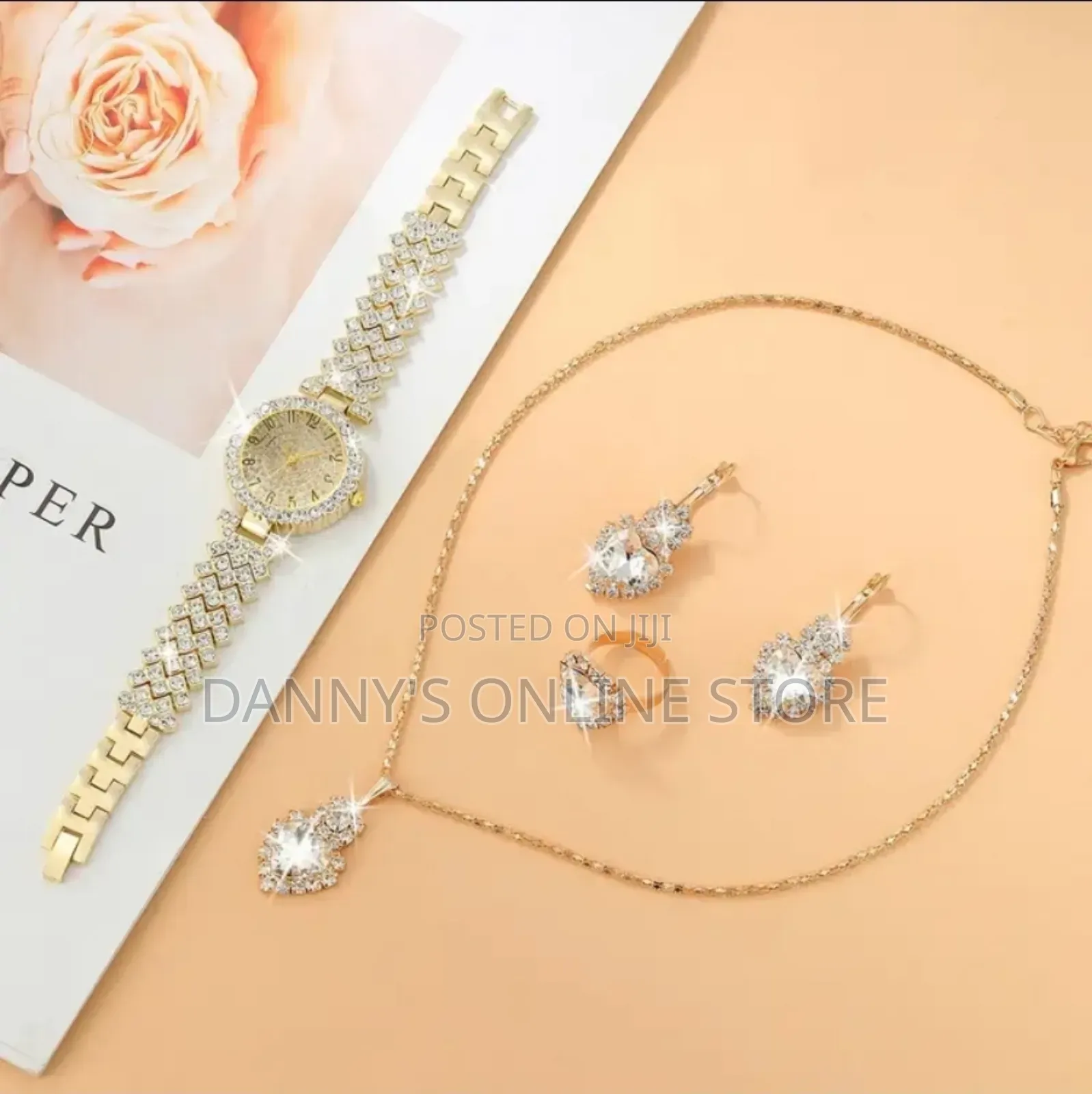 5pcs New Fashionable Elegant Round Quartz Watch + Simple Jewelry Set.