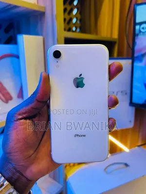 Apple XR 64 GB White