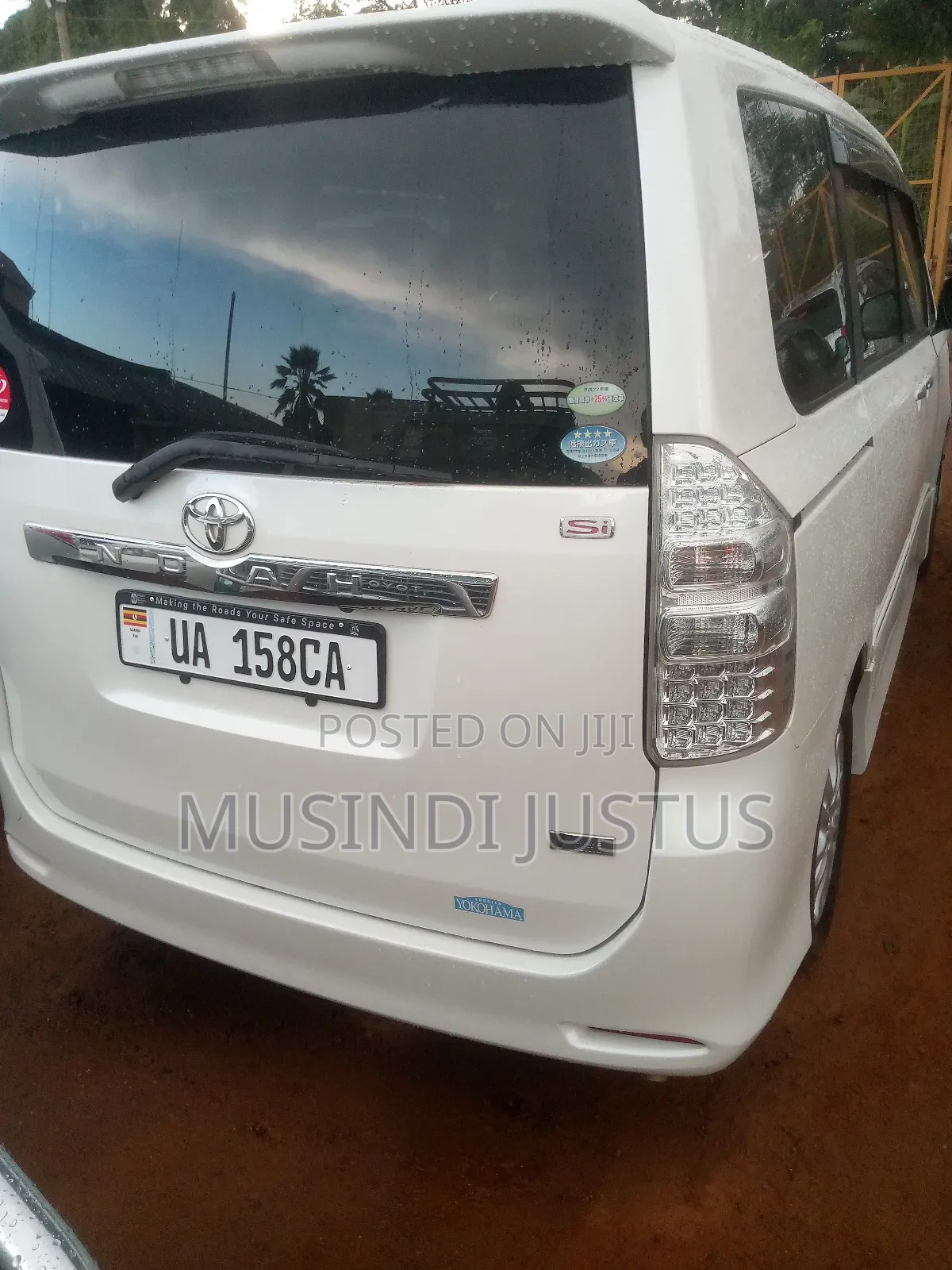 Toyota Noah 2012 White