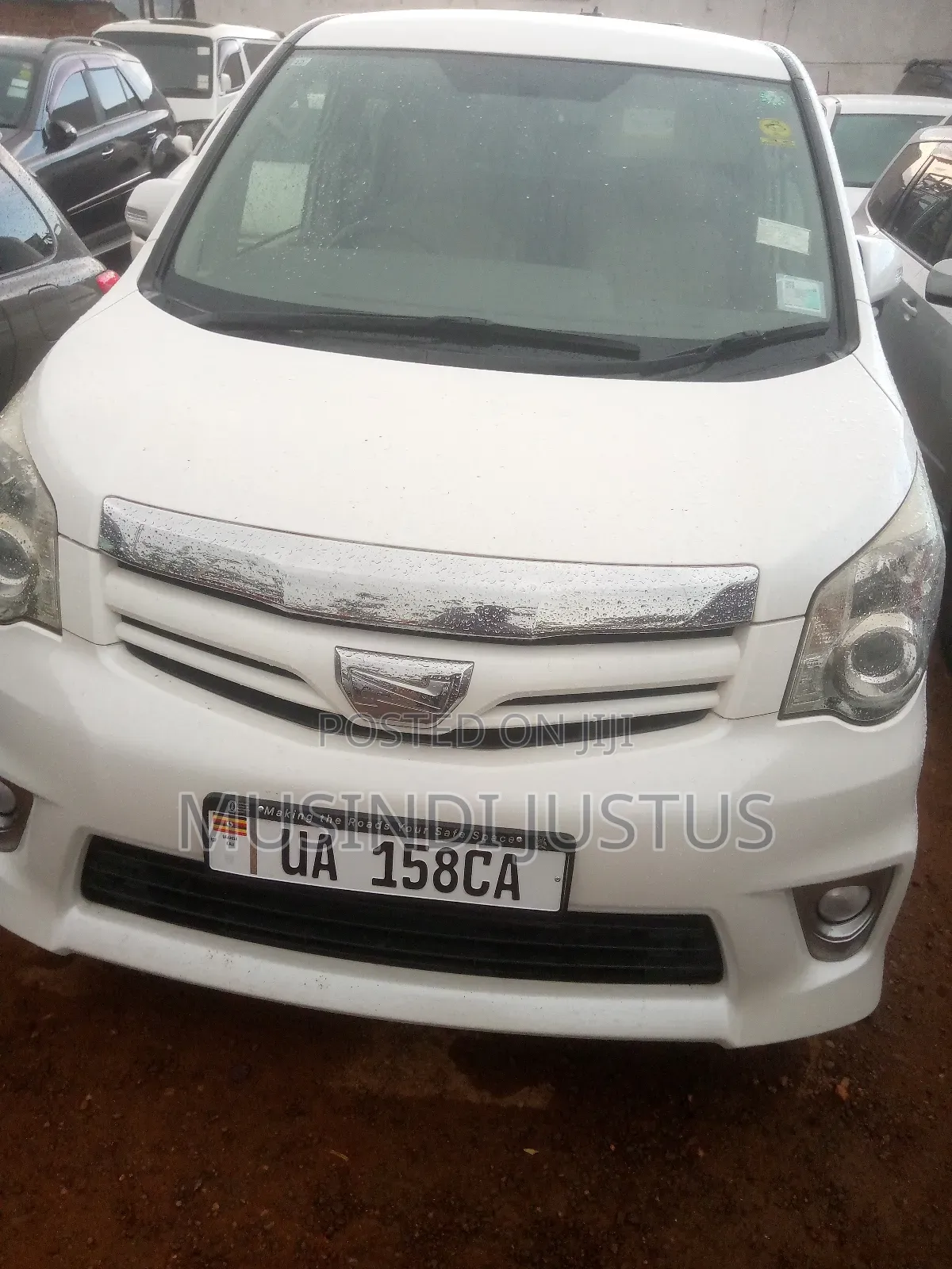 Toyota Noah 2012 White