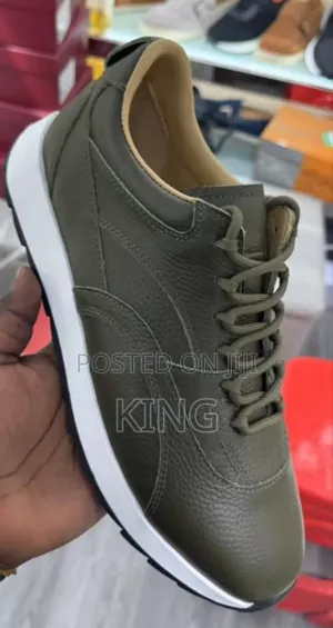 Factual Step Sneakers